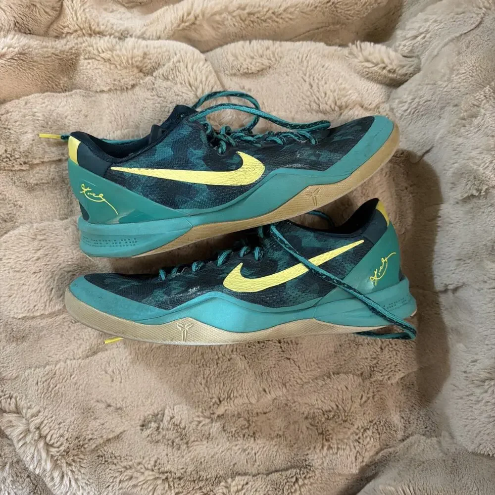 Size 9 - Nike Kobe 8+ Supernatural